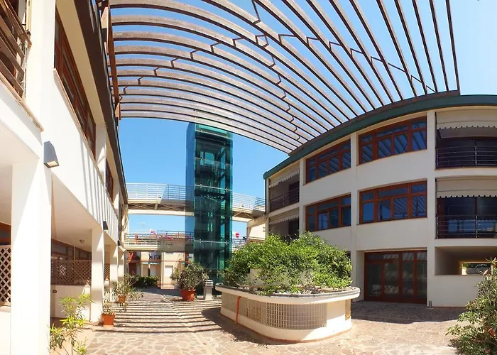 La Lanterna Apartmanhotel 4*