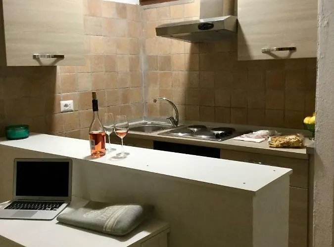 La Lanterna 4*